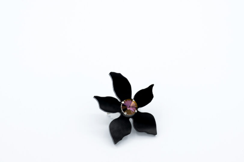 Spilla  Fiore nero piccolo - immagine 4