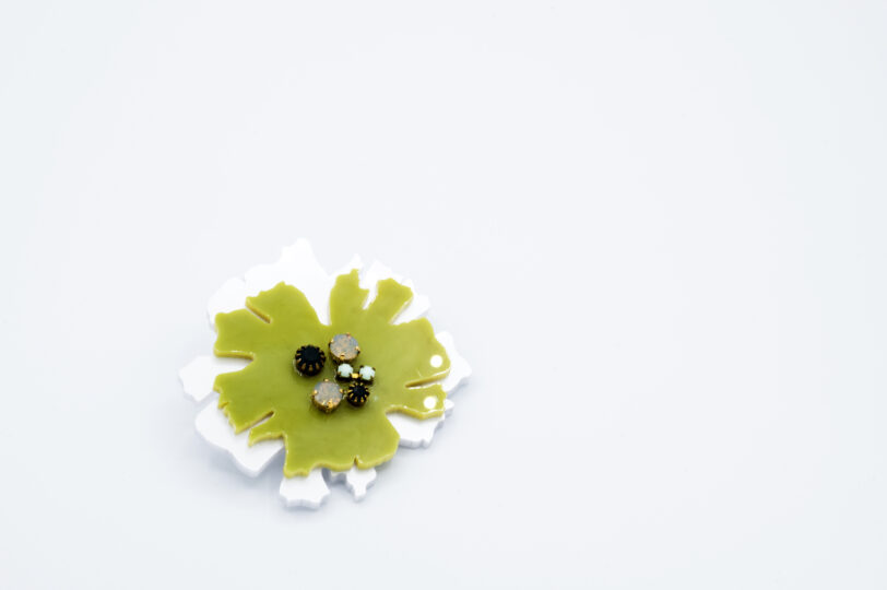 Spilla Fiore Bianco e Lime - immagine 2