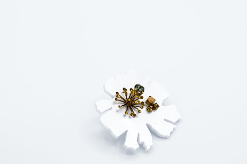 Spilla Fiore Bianco - immagine 2